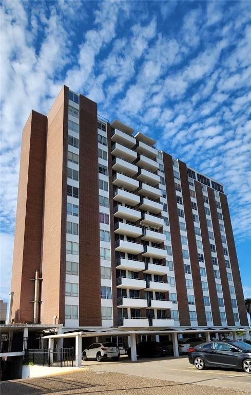 715 Upper Broadway Street - Photo 1