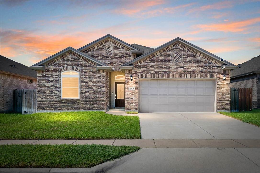 1016 Pasadena Street - Photo 1