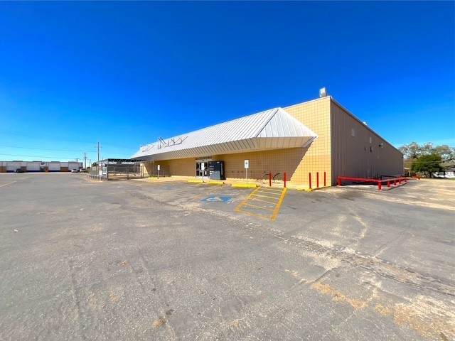 1205 Oak Street - Photo 1