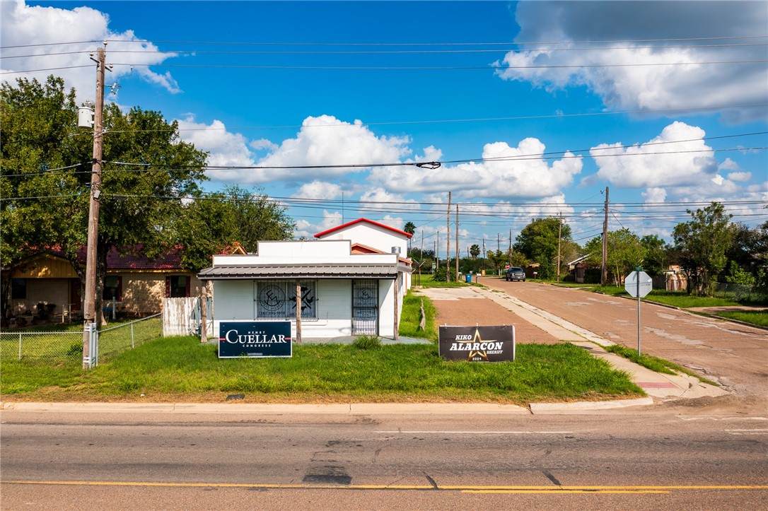 1102 Smith Avenue - Photo 1