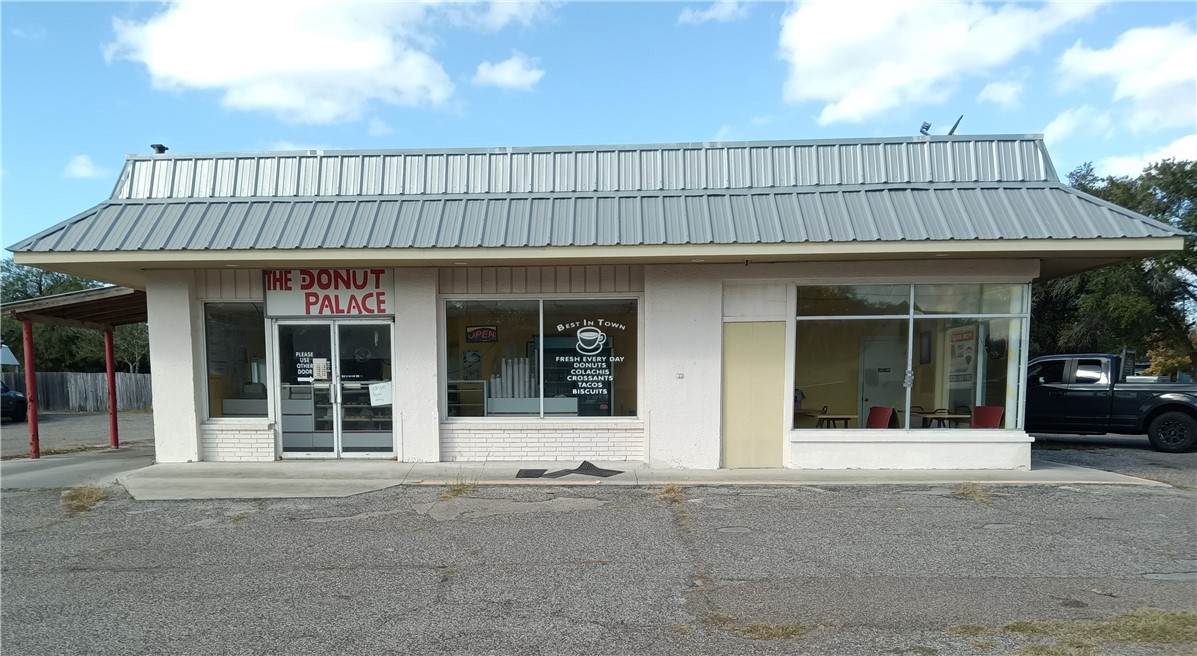 400 San Patricio Street - Photo 1