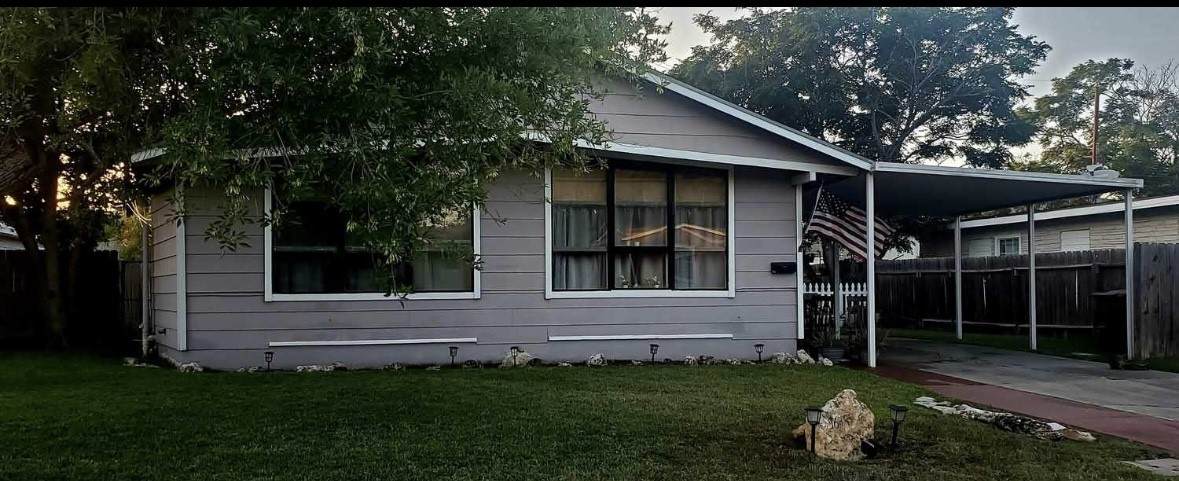 1645 Brentwood Drive - Photo 1