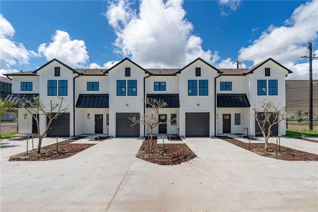 548 Cole Street - Photo 1