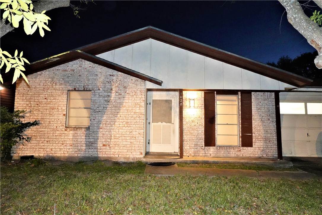 1028 Starlite Drive - Photo 1