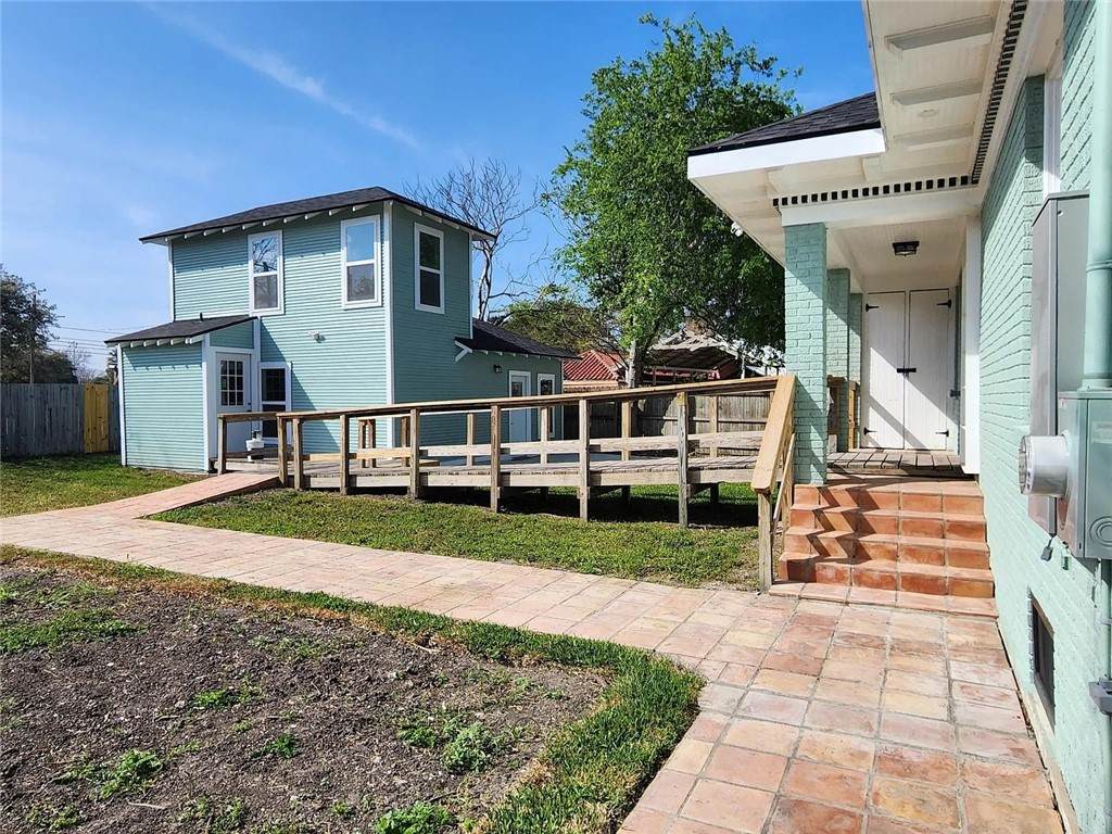535 Carancahua Street - Photo 1