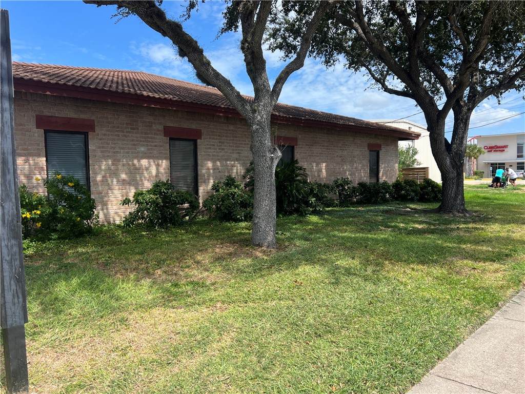 5430 Holly - Photo 1