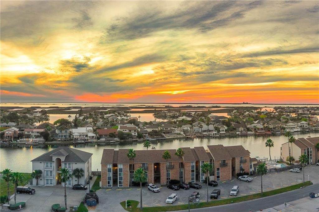 15425 Fortuna Bay Drive - Photo 1