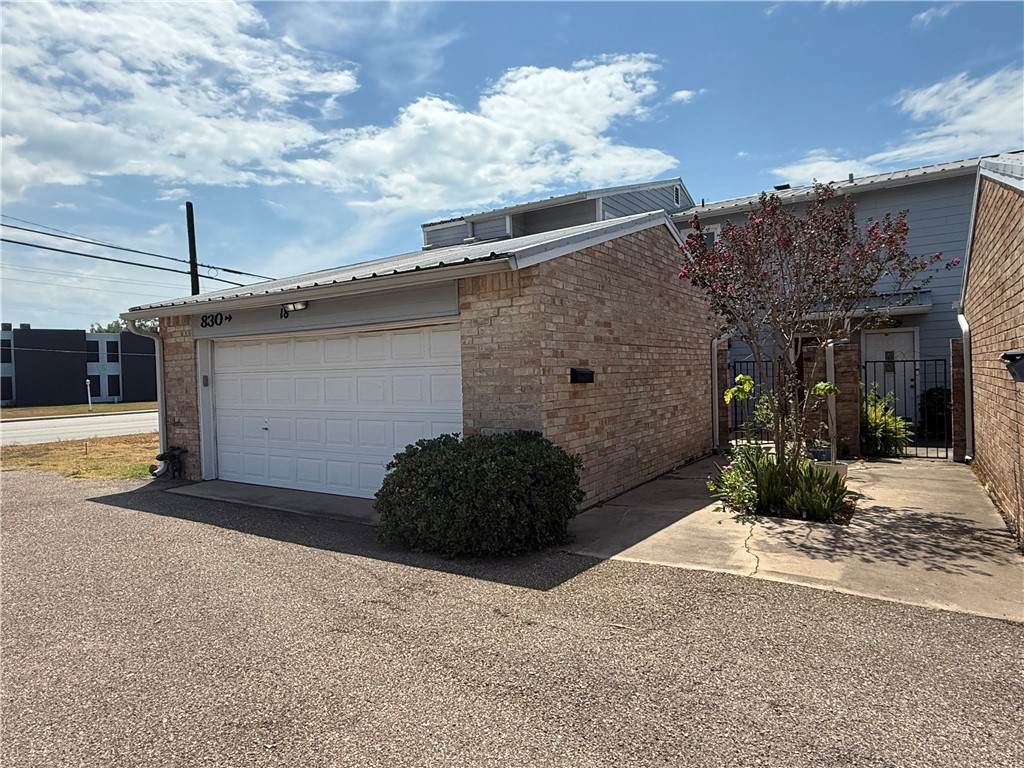 830 Cliff Drive - Photo 1