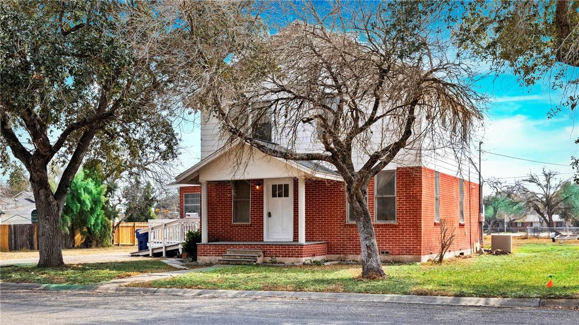 1016 E. Market - Photo 1