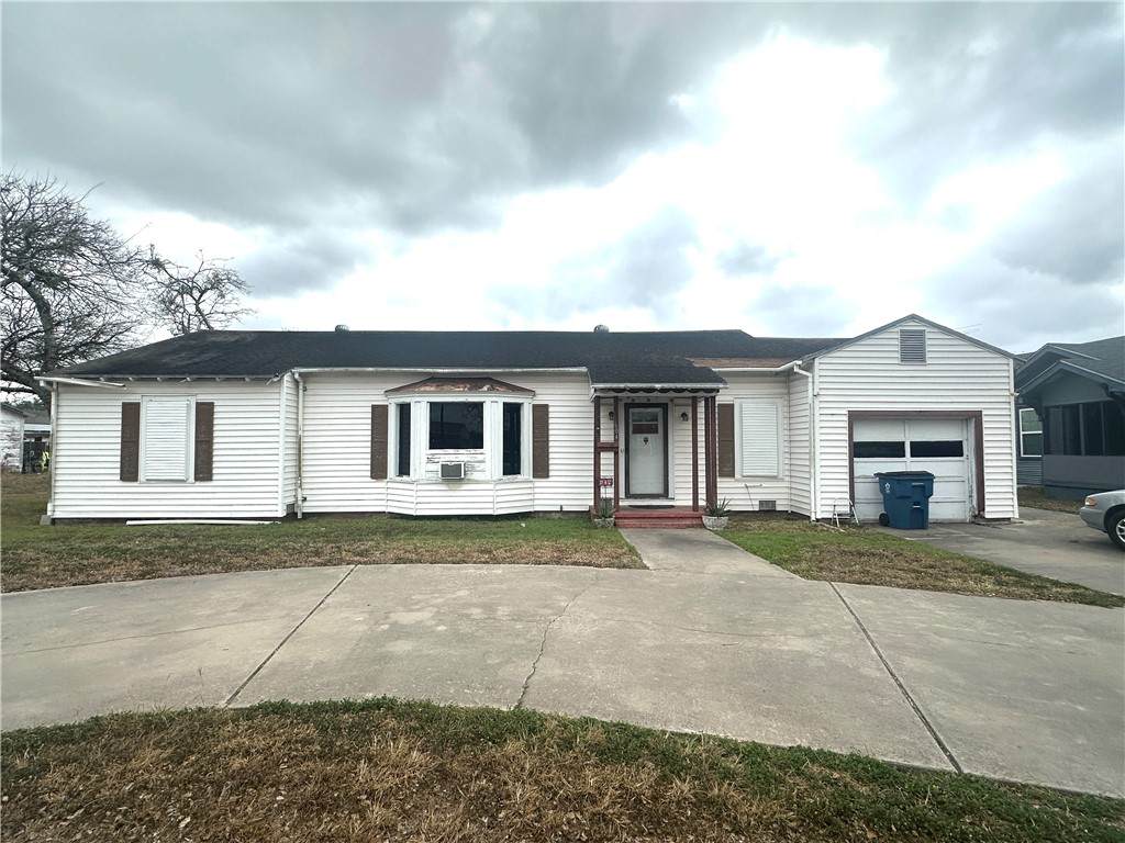 604 Sinton Street - Photo 1