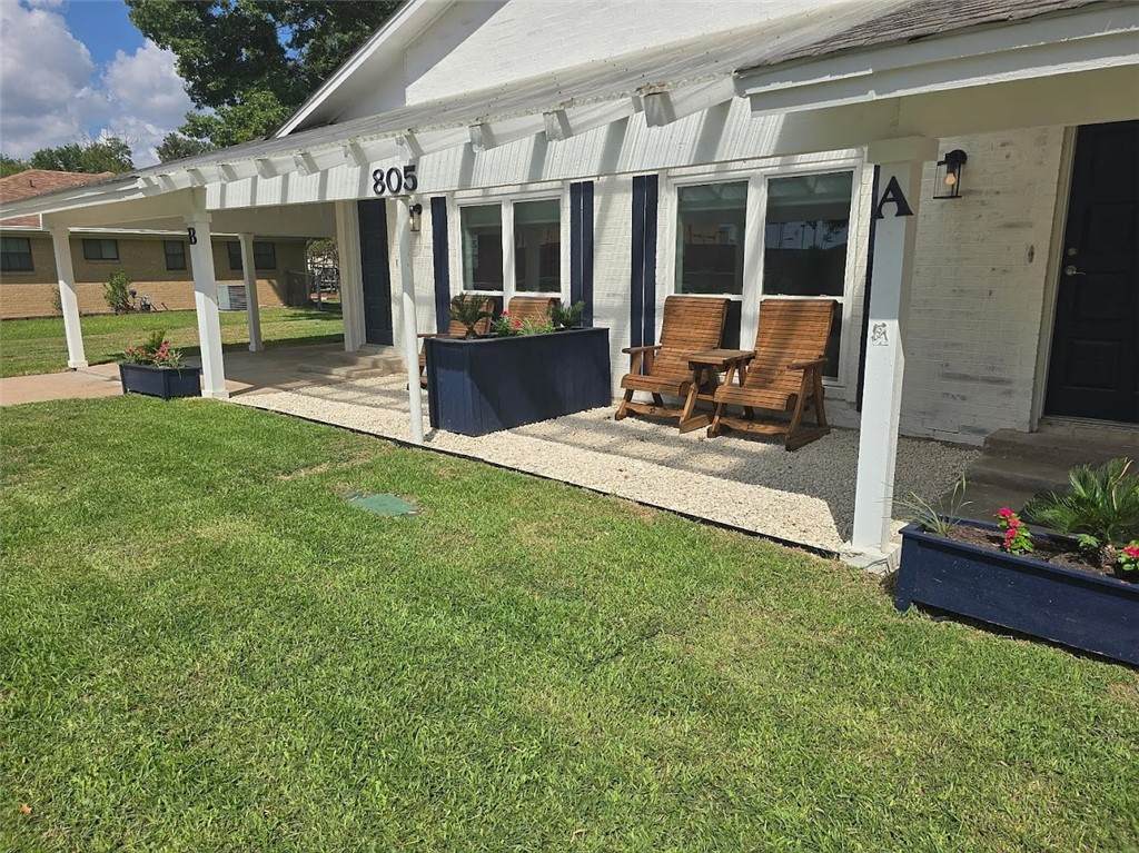 805 Center Street - Photo 1