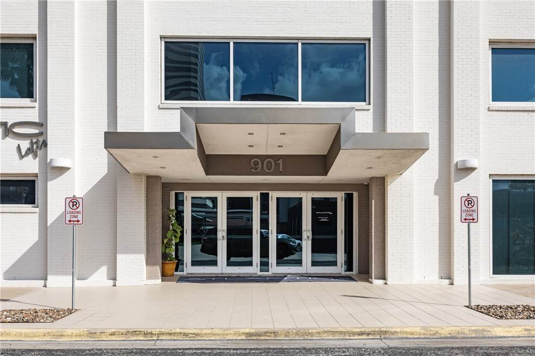 901 Upper Broadway Street - Photo 1