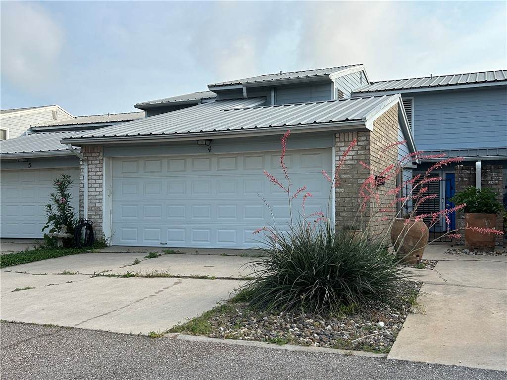 840 Cliff Drive - Photo 1