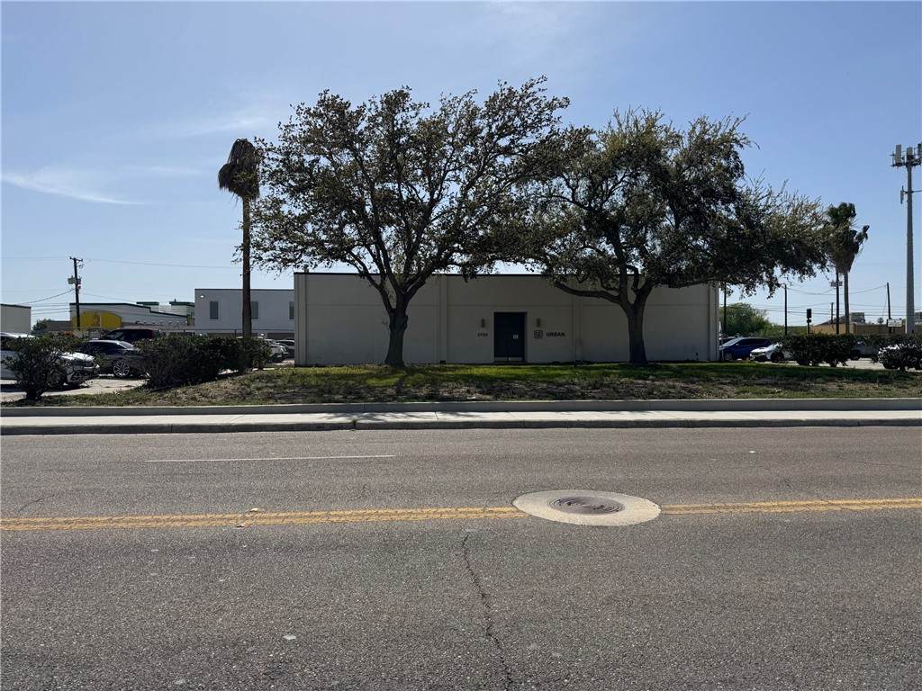 2725 Swantner Street - Photo 1