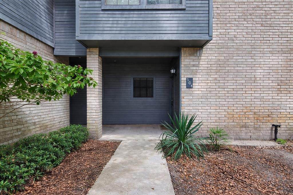 210 Oak Bay Street - Photo 1