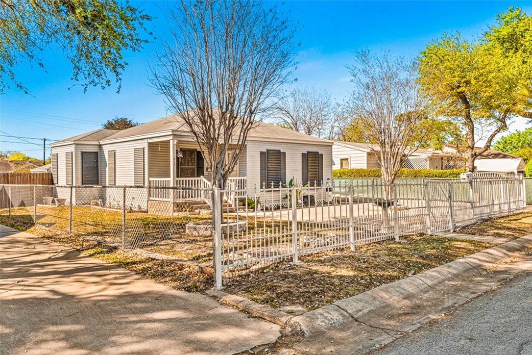 417 Fairmont Drive - Photo 1