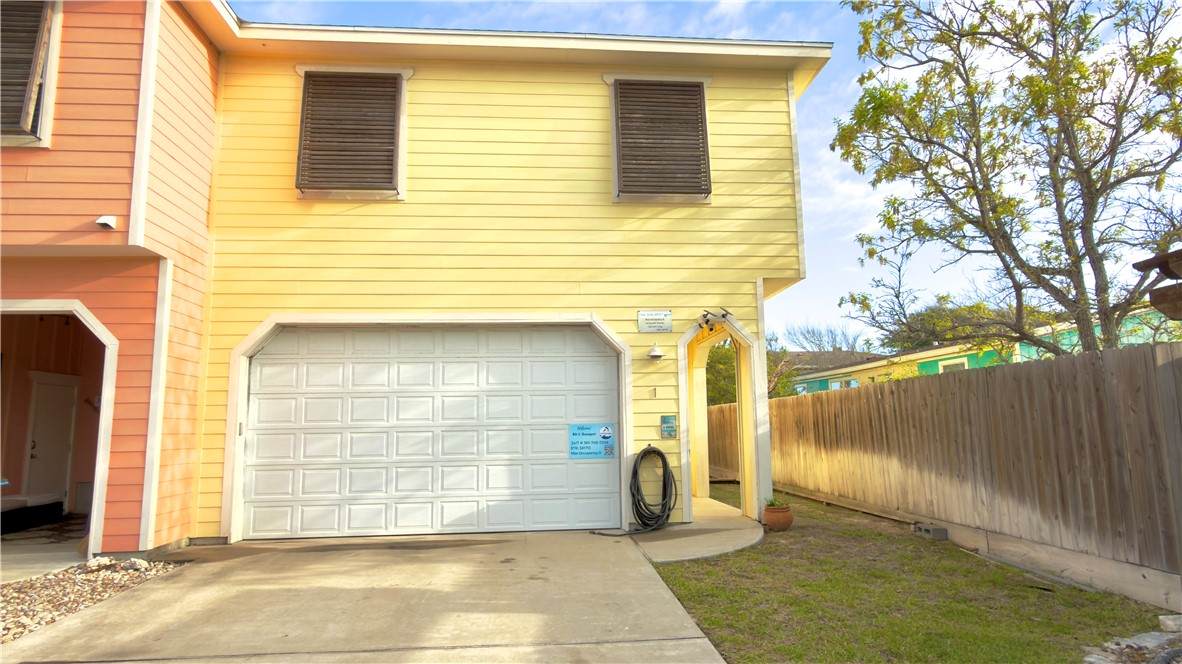 247 Roberts Avenue - Photo 1