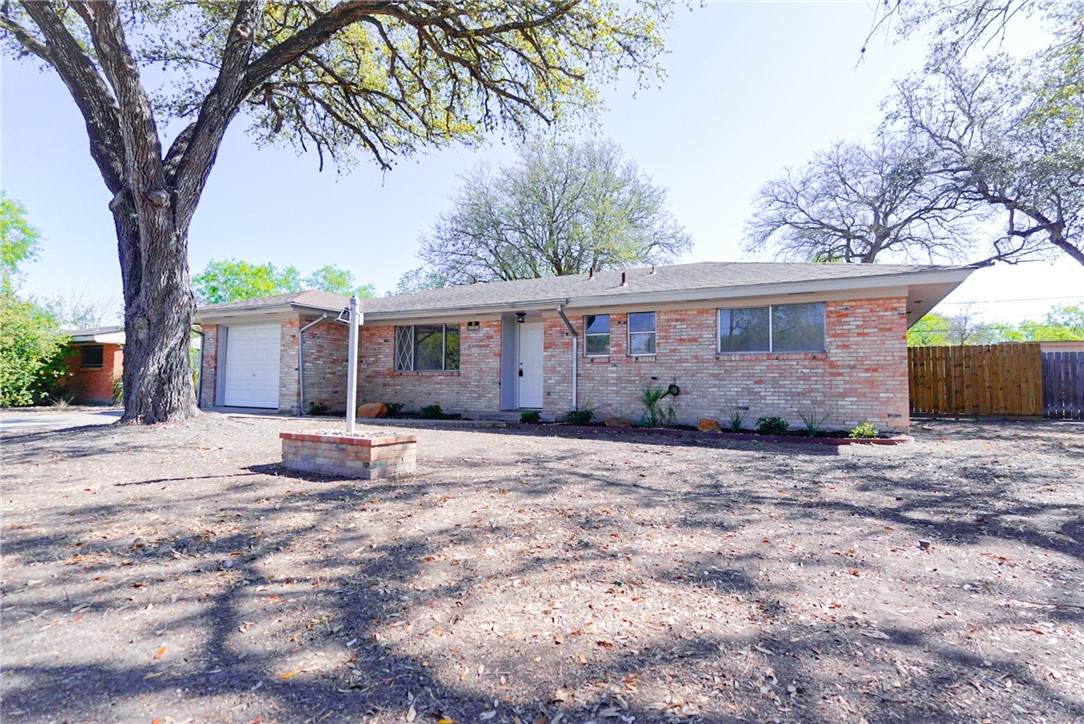1108 Woodlawn Drive - Photo 1