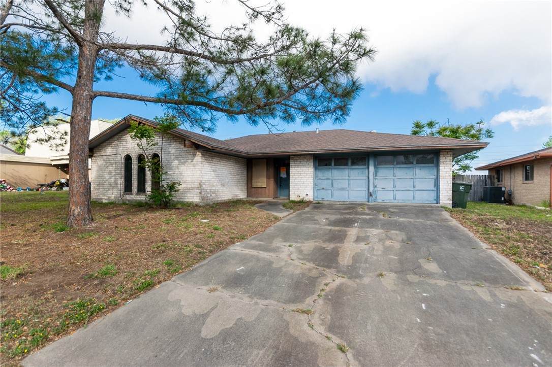1037 Comal Street - Photo 1