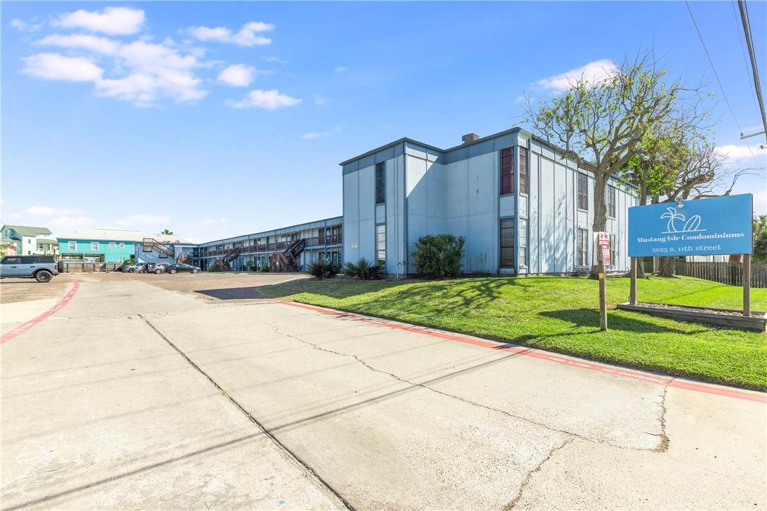 2025 11th Street - Photo 1