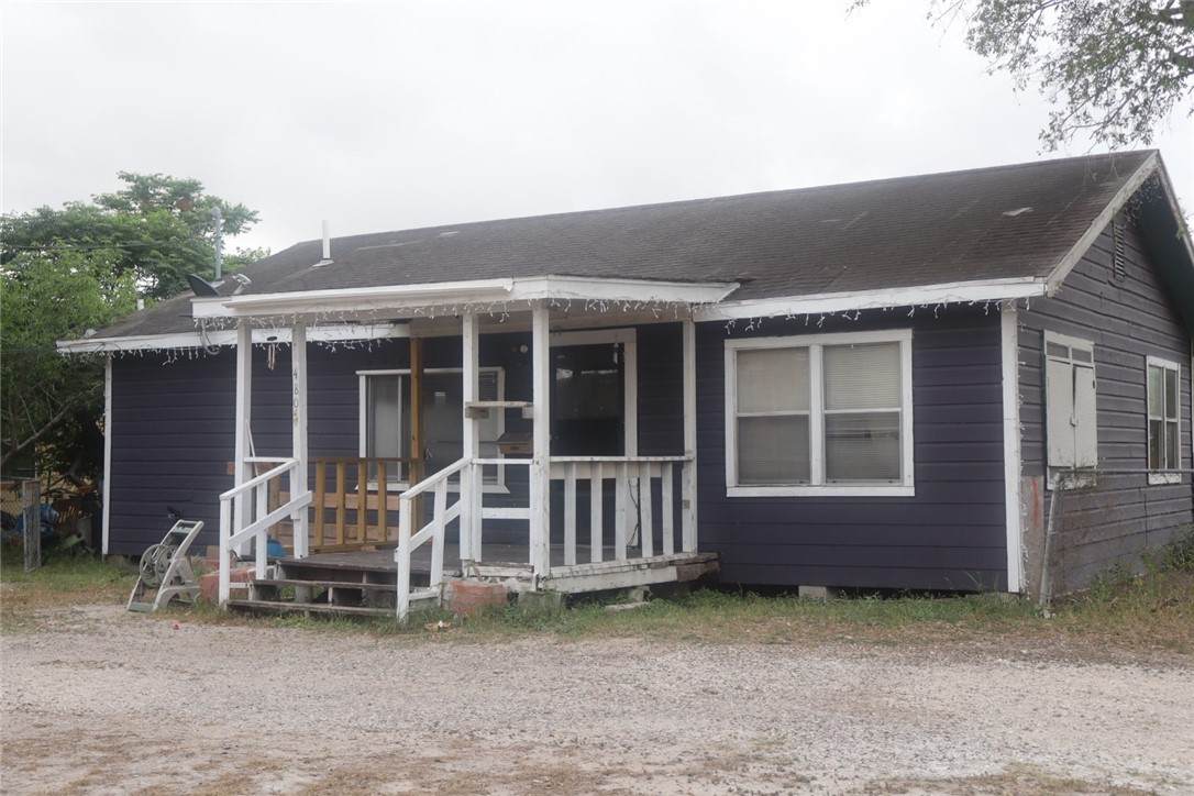 480 Avenue G - Photo 1