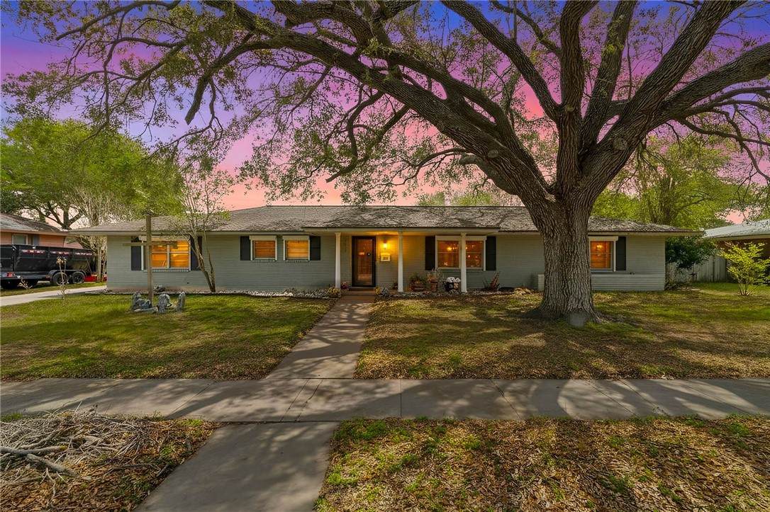517 Catalina Place - Photo 1