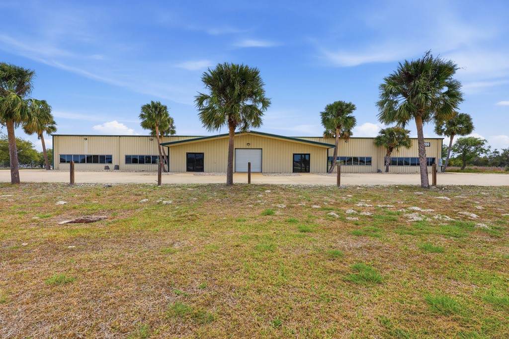 1106 State Highway 35 - Photo 1