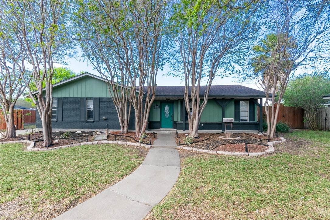 1815 Live Oak Drive - Photo 1