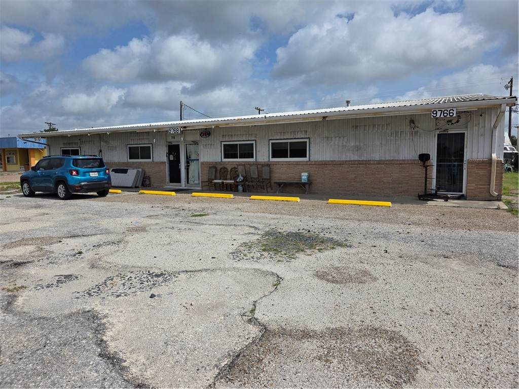 9768 Leopard Street - Photo 1
