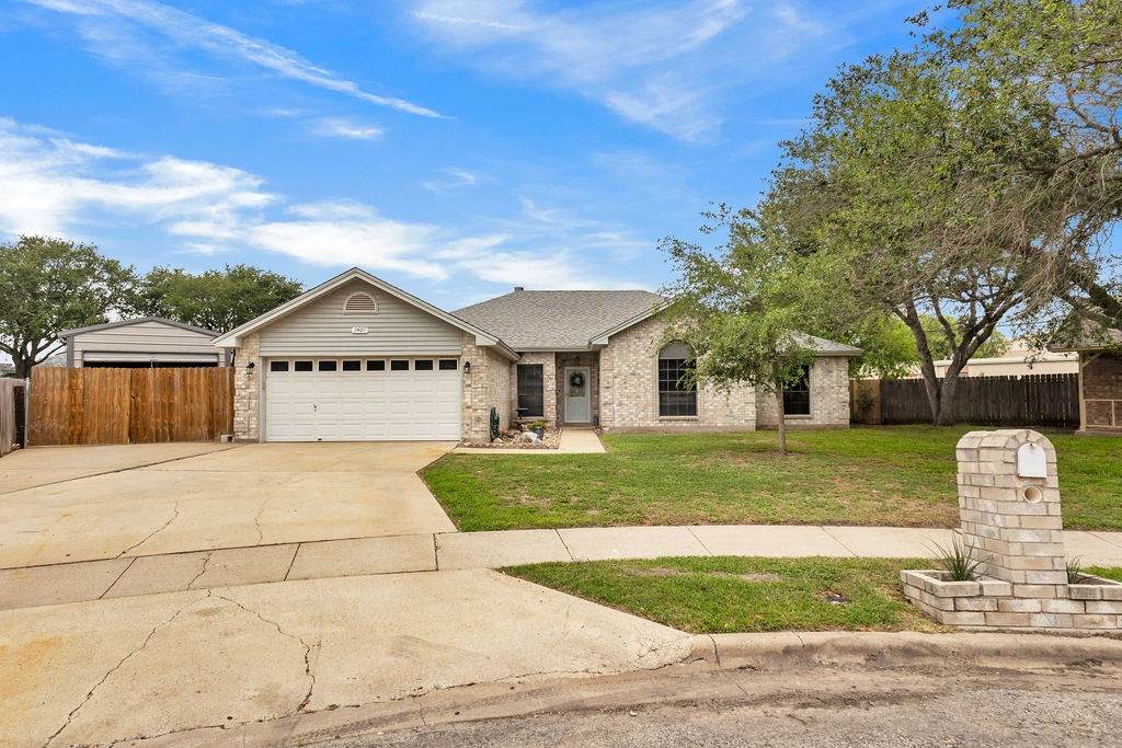 2409 Twin Oak Drive - Photo 1