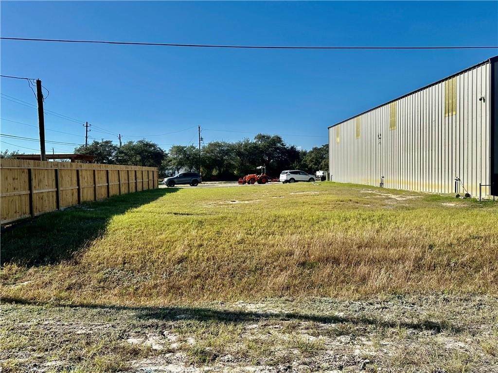 829 Terry Street - Photo 1