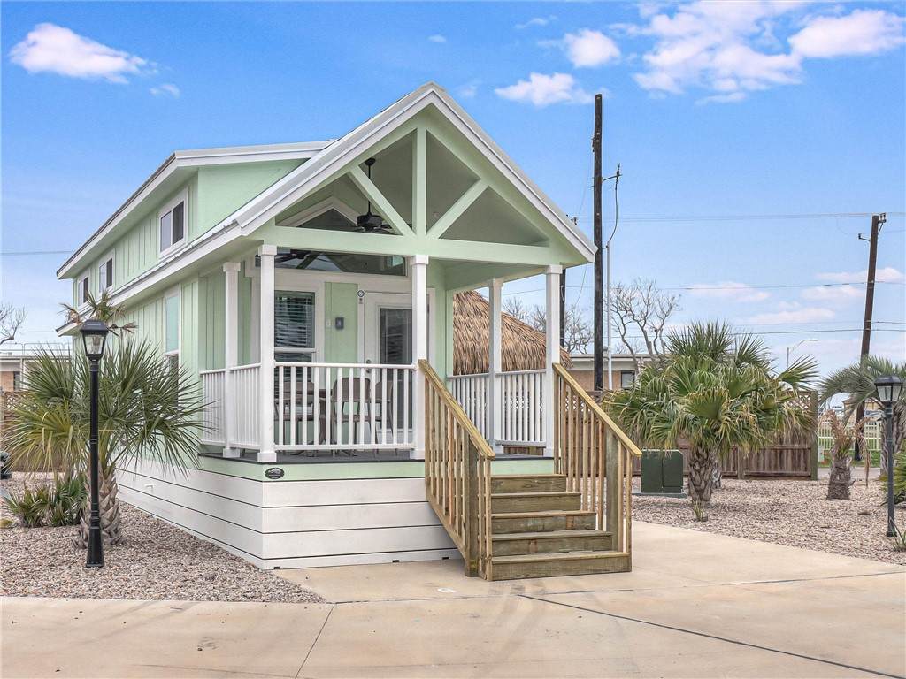 1100 Port Street - Photo 1