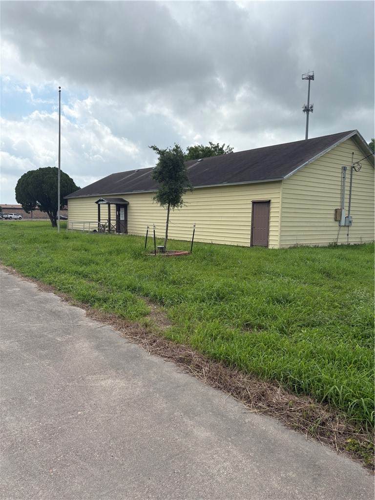 1814 Lodge Lane - Photo 1