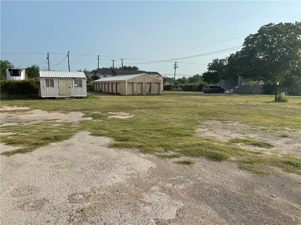 1320 S Hwy 281 Bus (Taylor - Photo 1