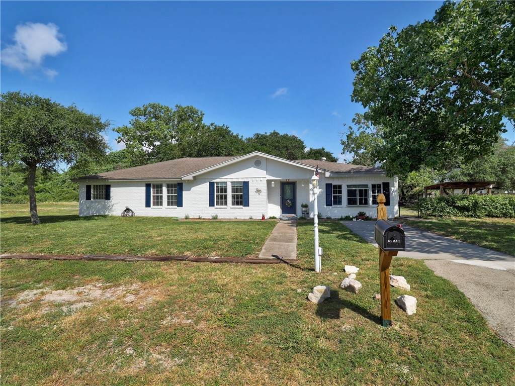 912 7th Street - Photo 1