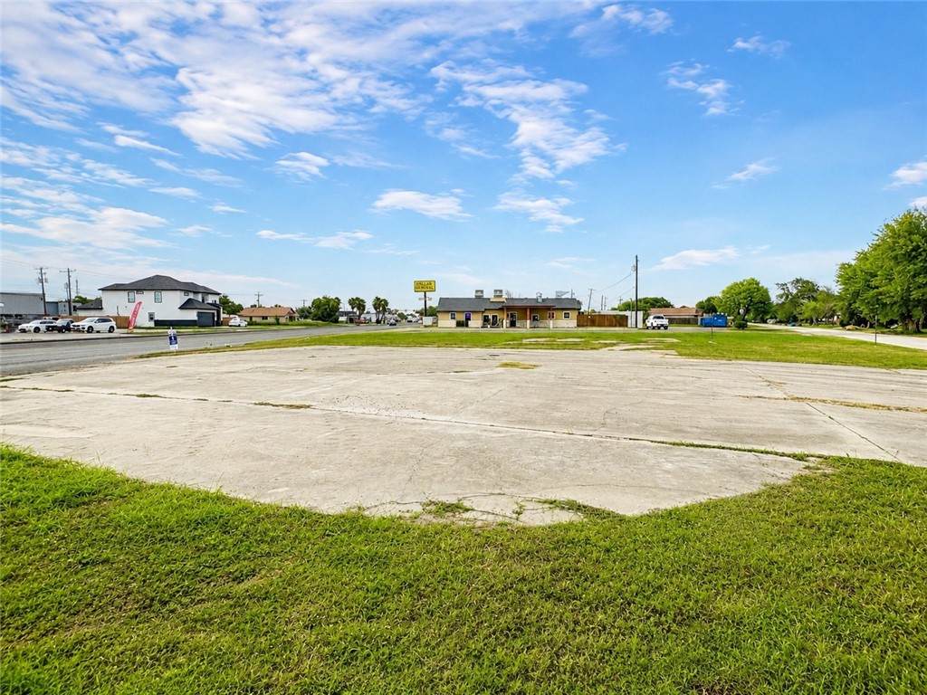 2594 Main Street - Photo 1