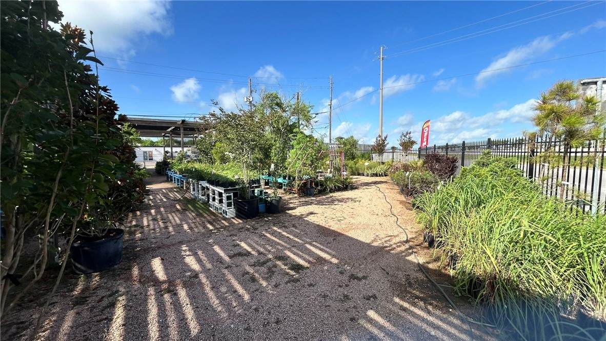 809 Houston Street - Photo 1