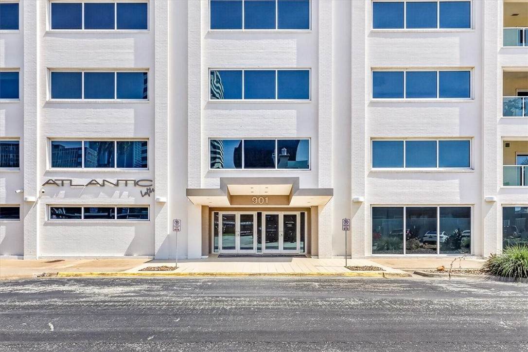 901 Upper Broadway Street - Photo 1