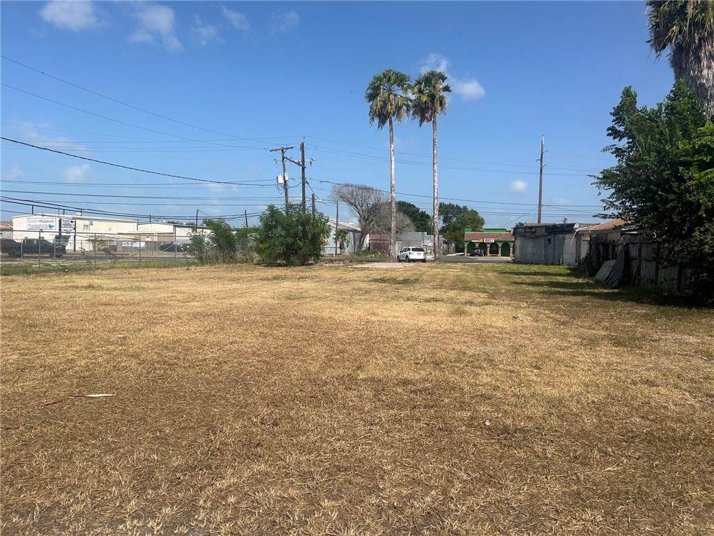 2741,2745 S. Port Avenue - Photo 1