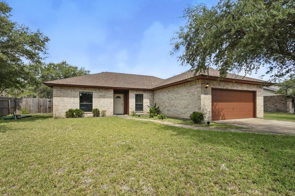 829 Redwood Avenue - Photo 1