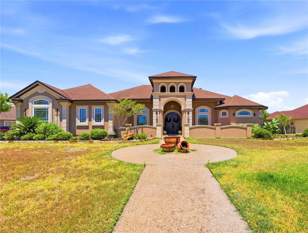 8401 Lago Vista Drive - Photo 1