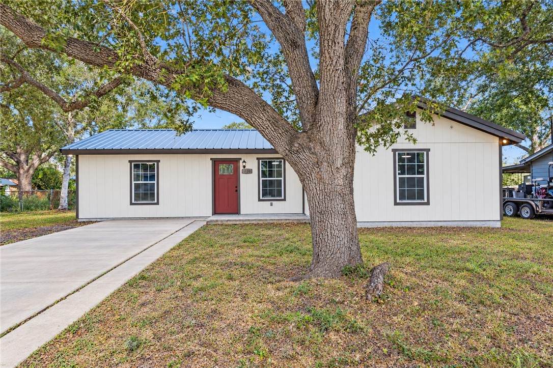 1120 Oakland - Photo 1
