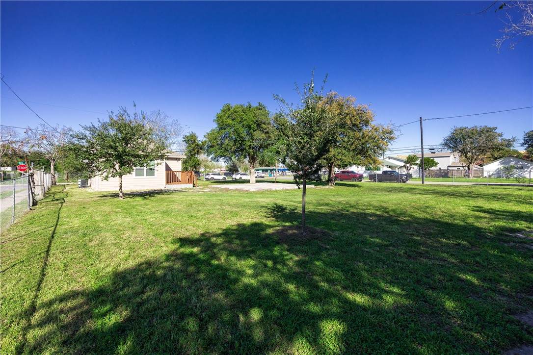 609 21st Street - Photo 1