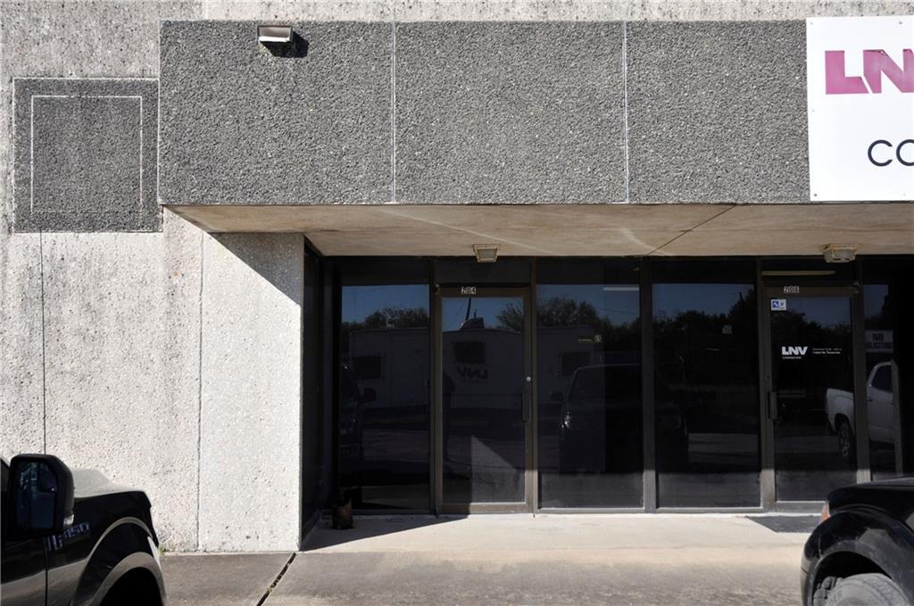 802 Navigation Blvd - Photo 1