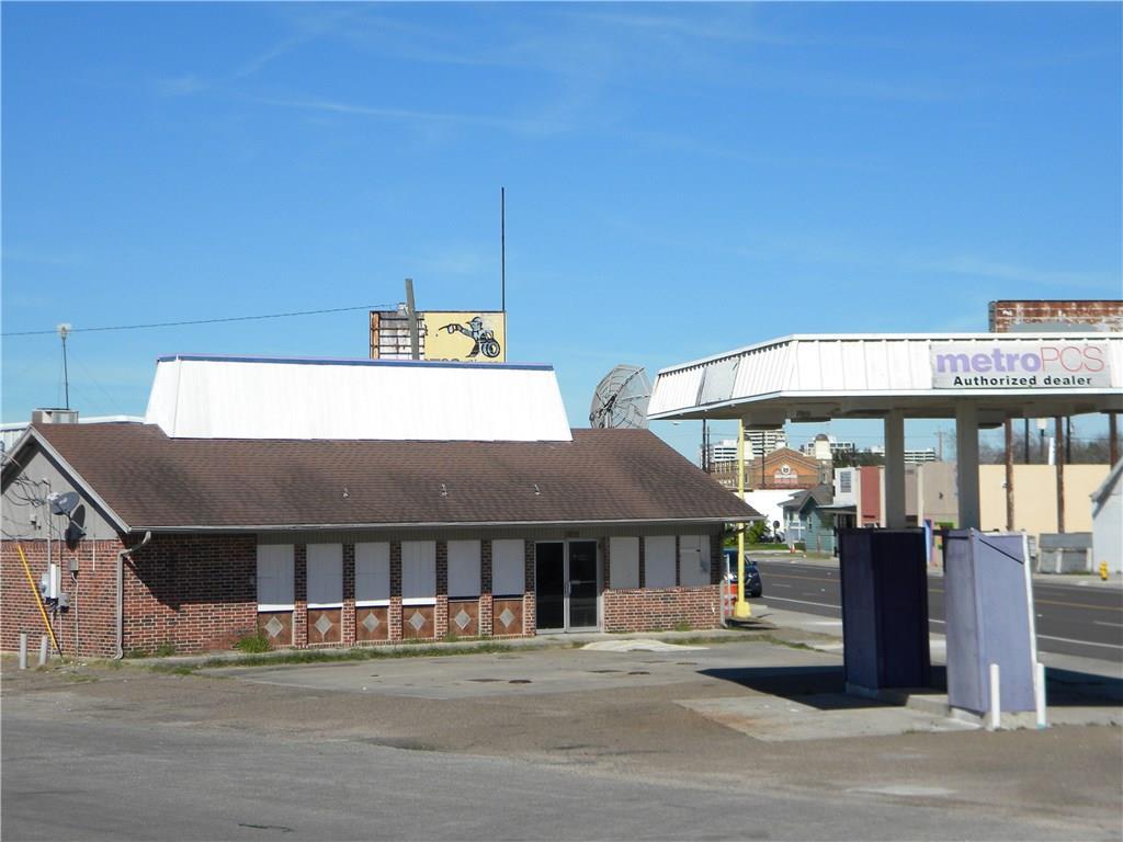 1635 Staples St - Photo 1