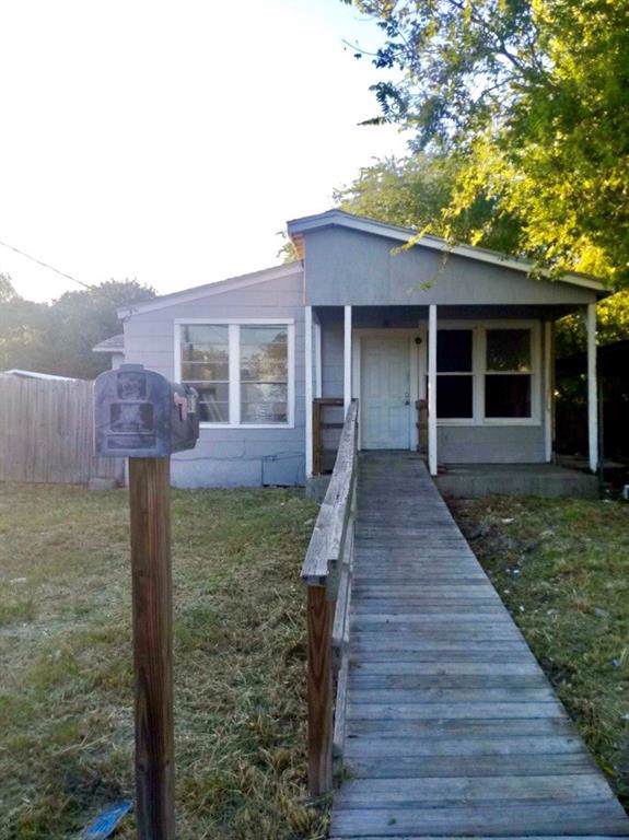 4613 Evelyn St - Photo 1