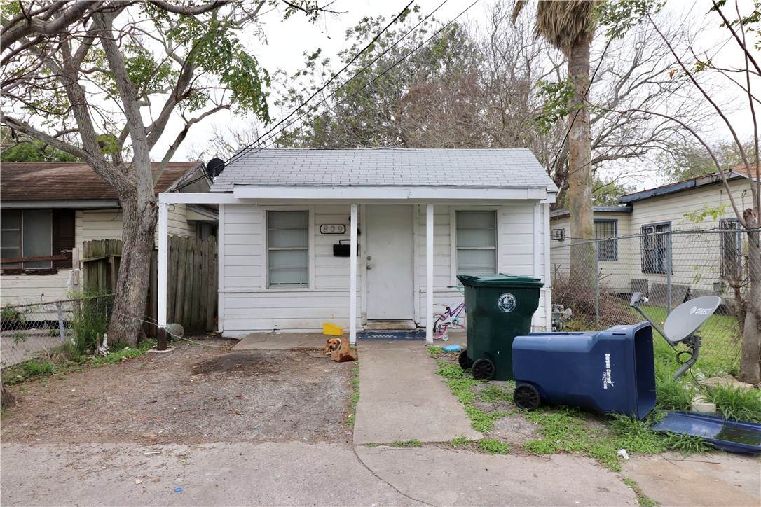 809 Francesca Street - Photo 1