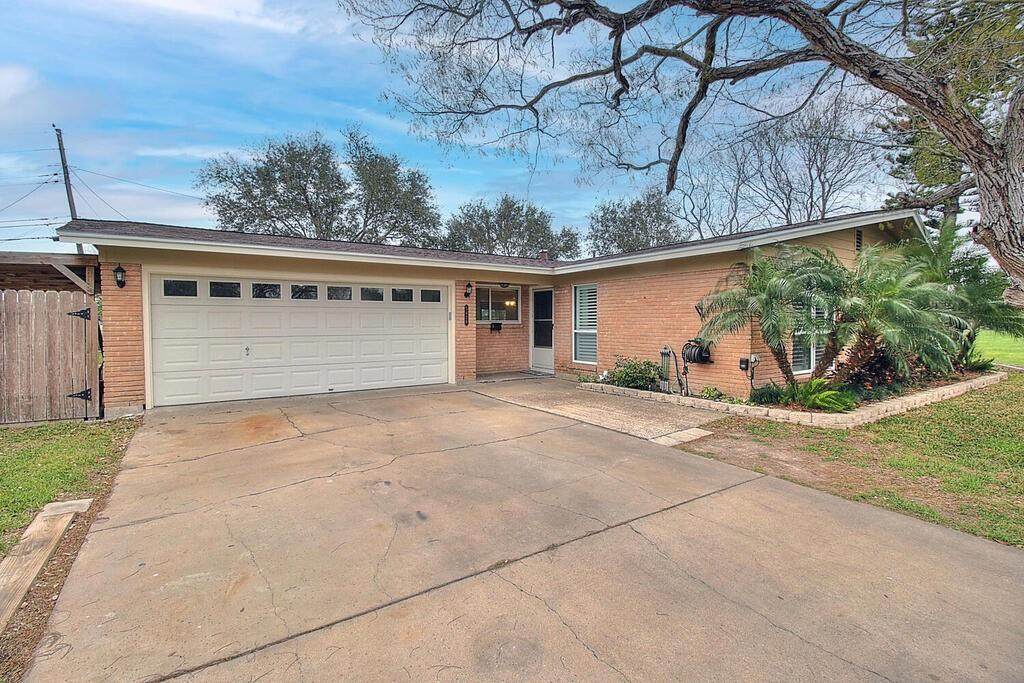 5426 Fresno Drive - Photo 1