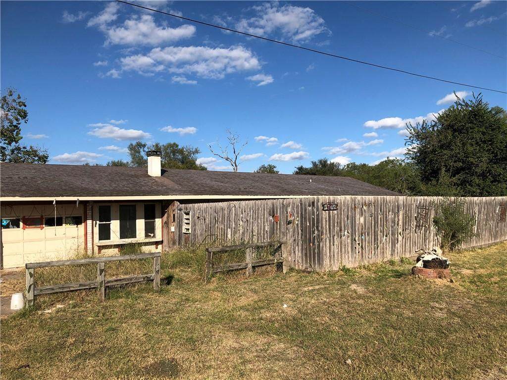 104 Bayview Drive - Photo 1