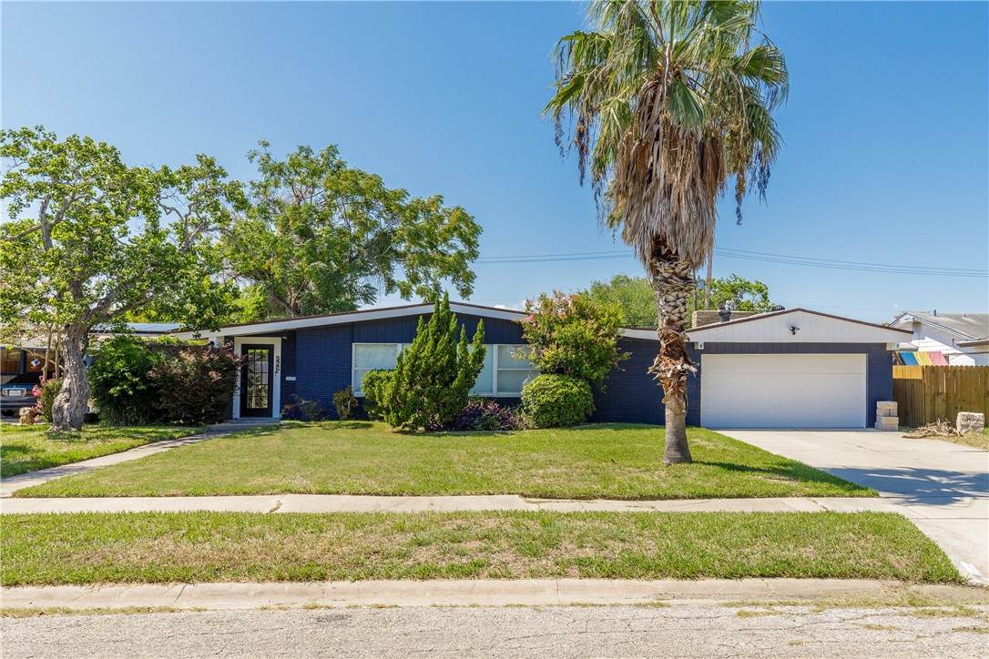526 Parade Drive - Photo 1